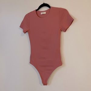 Babaton Contour Short Sleeve Crewneck Bodysuit - Rhodon Pink